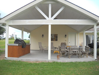 Outdoor Kitchen